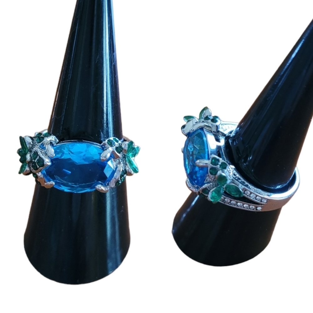 Oval Blue Gemstone Silver Tone Ring with Green Rhinestone Leaves Size 8.5